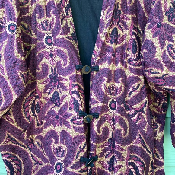 Lovely Indonesian Cotton Jacket L-XL Beautiful design with garnet, gold & black. - Picture 2 of 5
